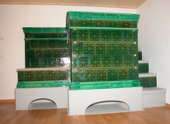 Kachelofen patroniert