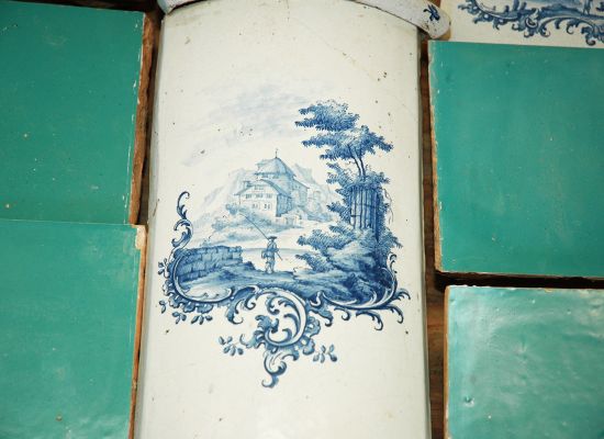 Kachelofen bemalt, türkis