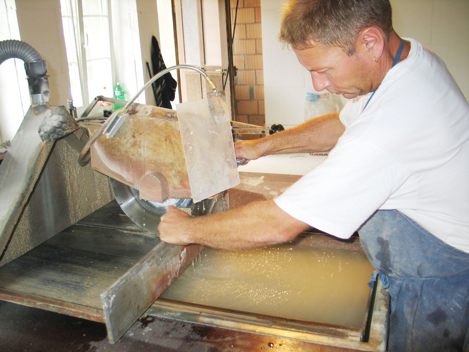 Fredi Mathys bei der Arbeit
