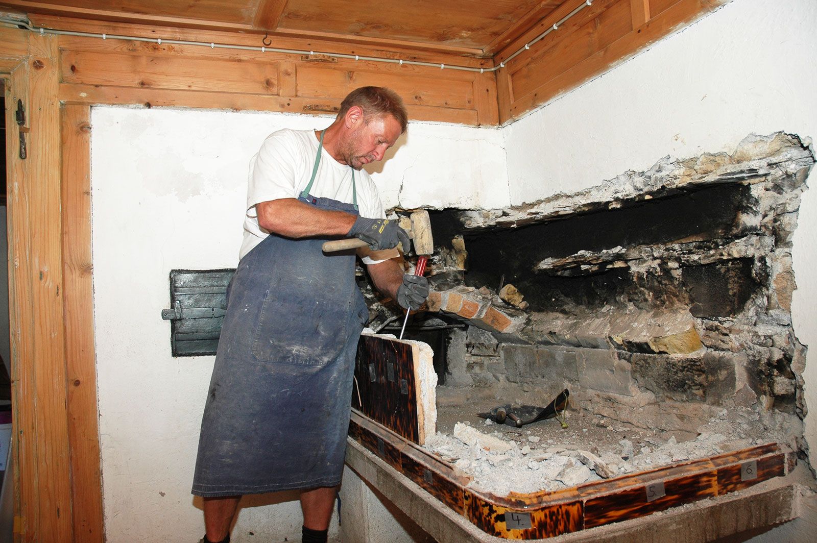 Fredi Mathys bei der Arbeit